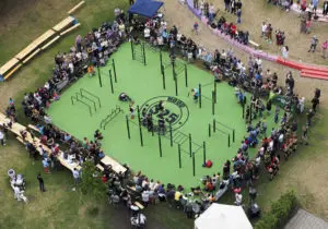 Eröffnung des Hood Training Street-Workout-Parks