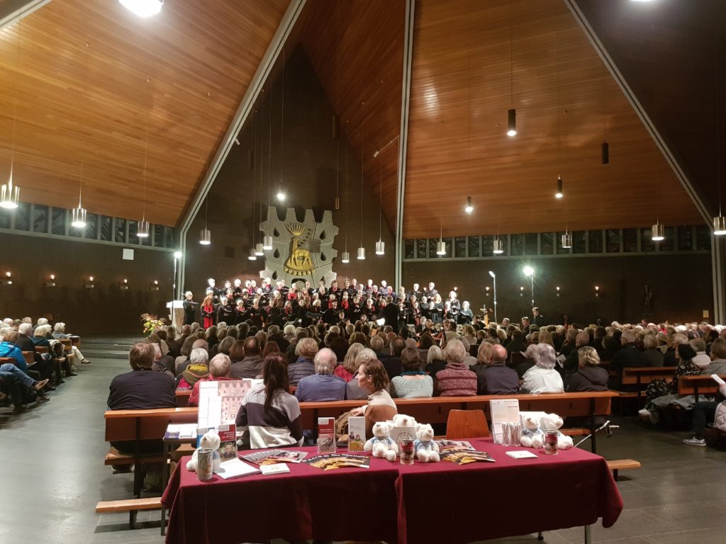Wohltätiges Konzert für Aktion Hilfe Für Kinder des Osterchorsteinway Bremen 